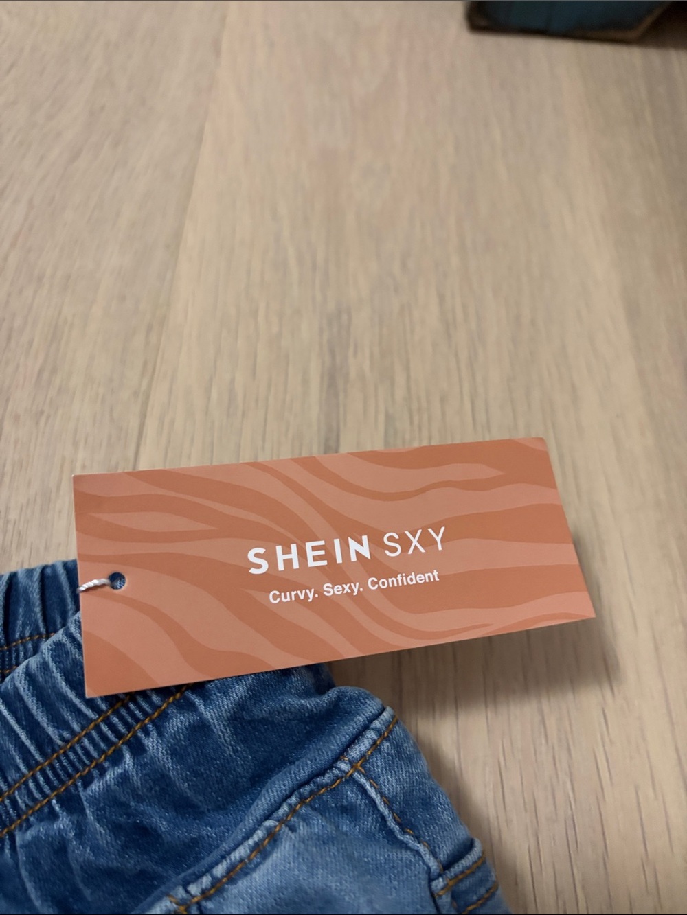 Womans Blue Elastic-Waist Denim Jogger Jeans - Picture 2 of 4